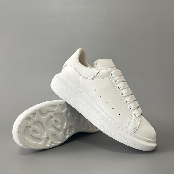 Alexander McQueen Womens Sneakers in White - Picture 7 of 9